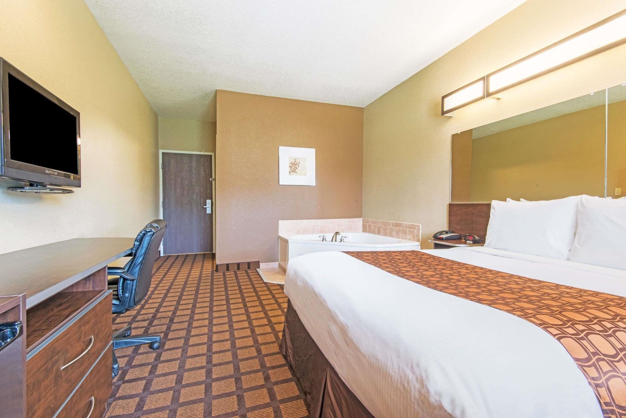 Microtel Inn And Suites Montgomery Exterior foto