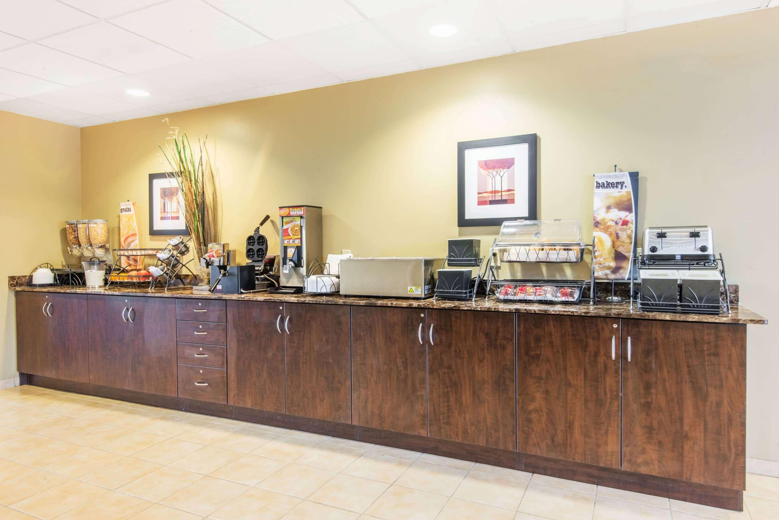 Microtel Inn And Suites Montgomery Exterior foto